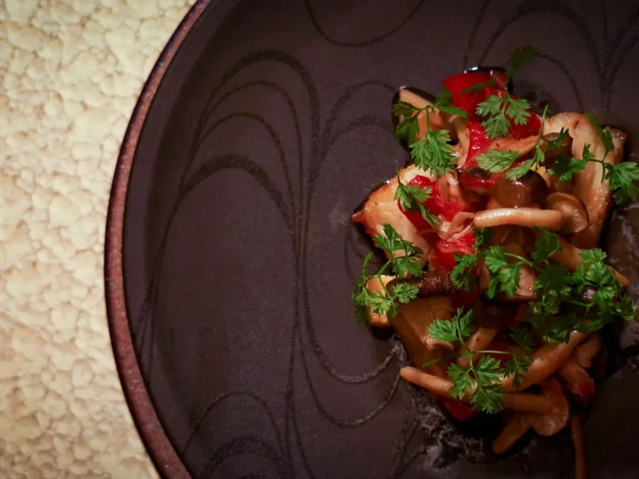 Mushrooms and tomato on an Arita-ware plate